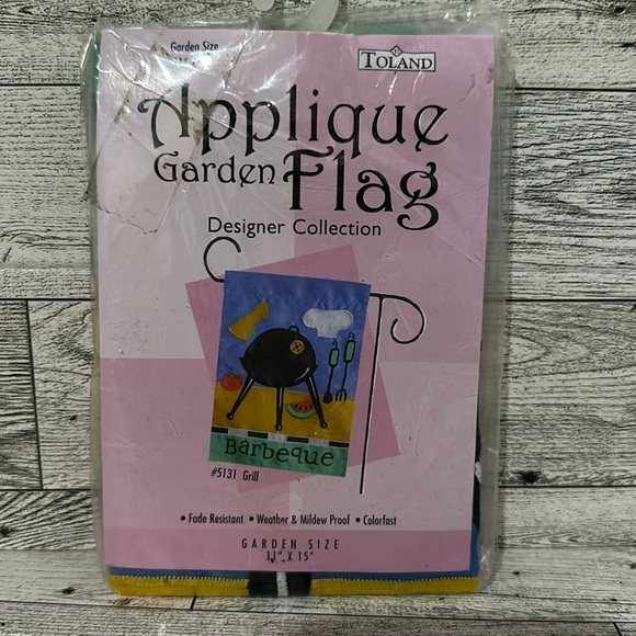 Grill appliqué garden flag 11”x15” new - Picture 1 of 3